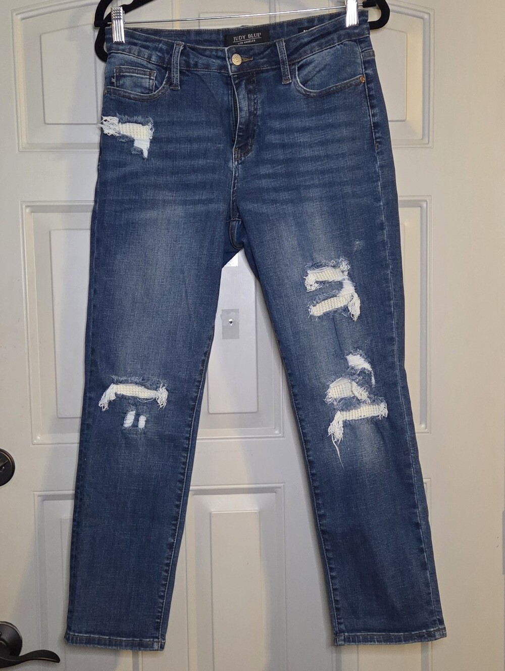 Judy Blue Distressed Boyfriend Jeans in Mid Blue